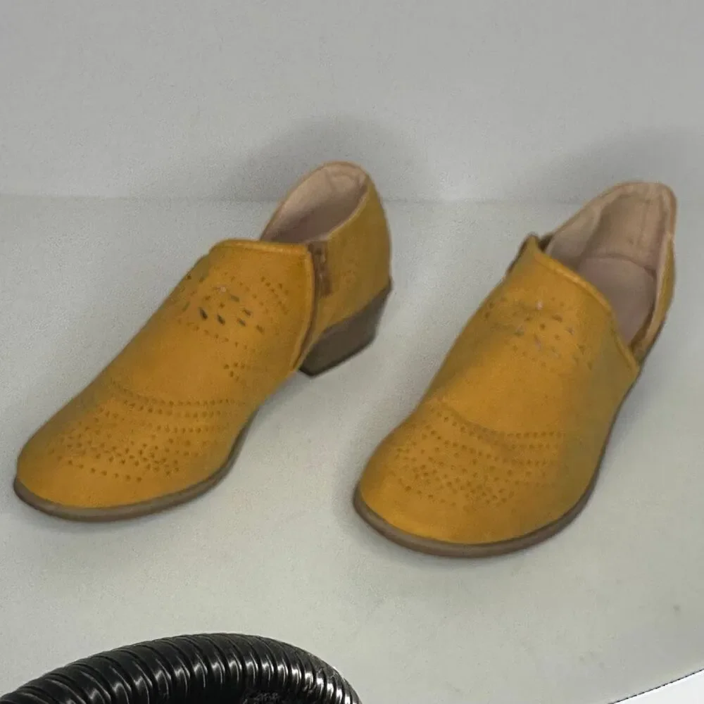 Lace up Flock Casual Fretwork Casual Shoes Yellow | Women Size 7.5 / 38